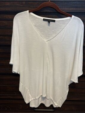 White House Black Market Women’s Medium White Oversized Dolman V-Neck Top